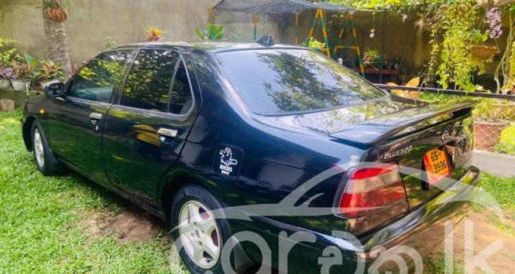 NISSAN BLUEBIRD 2000