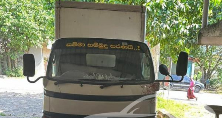 TOYOTA DYNA 2002