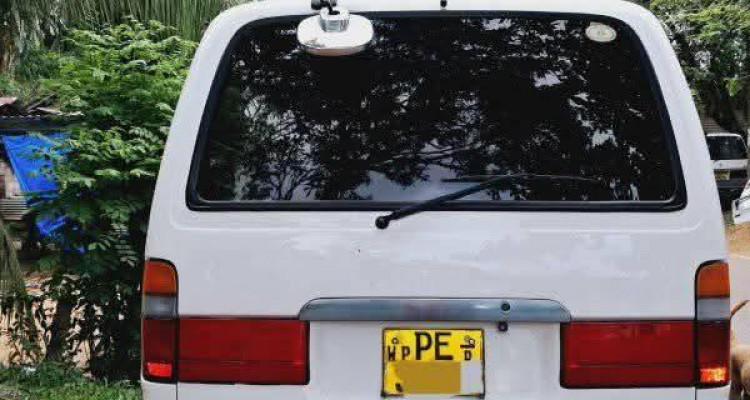 TOYOTA DOLPHIN 2001