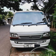 TOYOTA DOLPHIN 2001