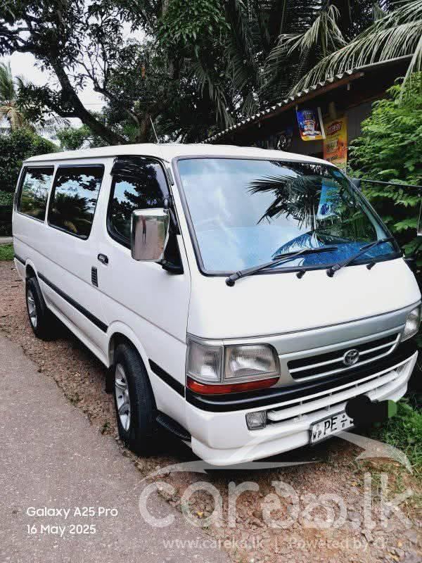 TOYOTA DOLPHIN 2001