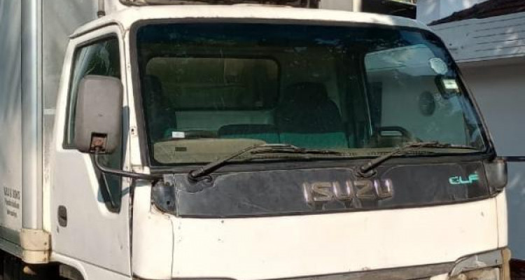 ISUZU NPR 2002