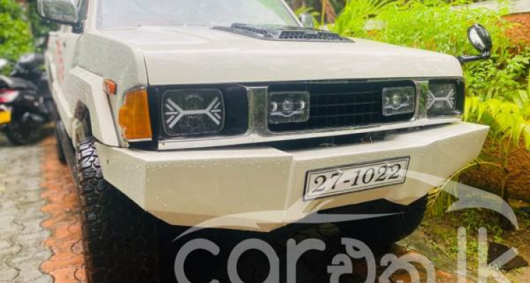 NISSAN DATSUN 1980