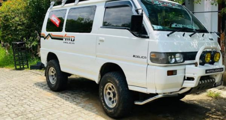 MITSUBISHI PO15 1988