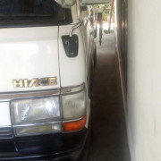 TOYOTA HIACE 1988