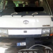 TOYOTA HIACE 1988