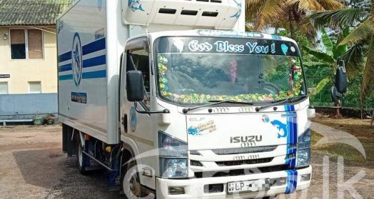 ISUZU NPR 2015