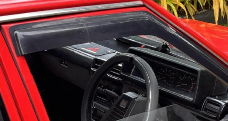 MITSUBISHI LANCER BOX 1980