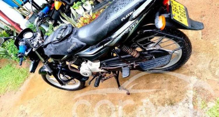 BAJAJ PLATINA 2017