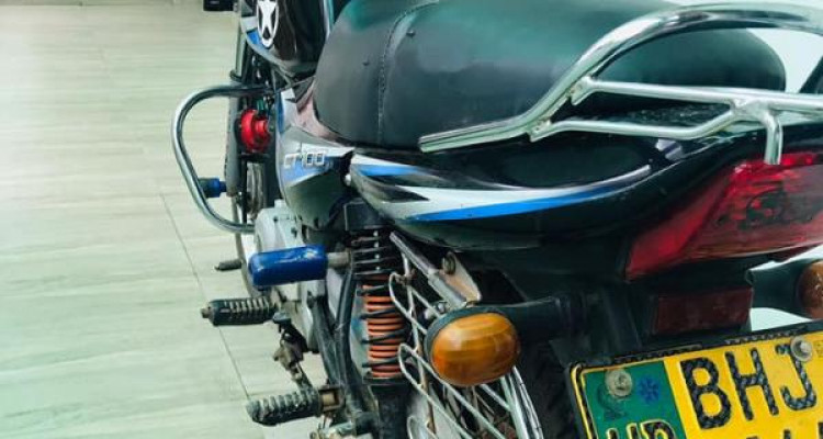 BAJAJ CT100 2018