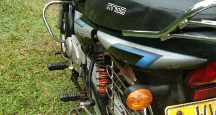 BAJAJ CT100 2011