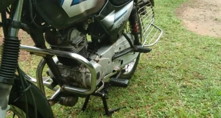 BAJAJ CT100 2011