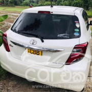 TOYOTA VITZ 2015