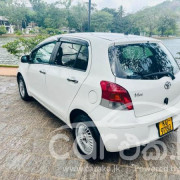 TOYOTA VITZ 2010