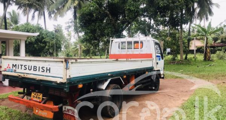 MITSUBISHI CANTER 1989