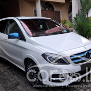 MERCEDES BENZ B250E 2016