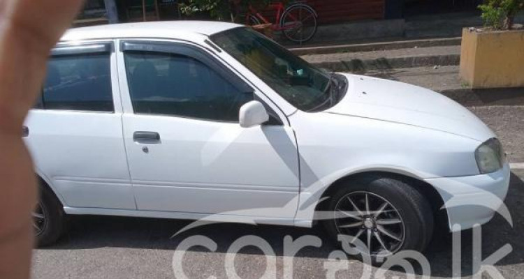 TOYOTA STARLET 2000