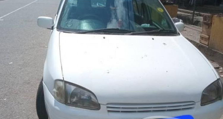 TOYOTA STARLET 2000