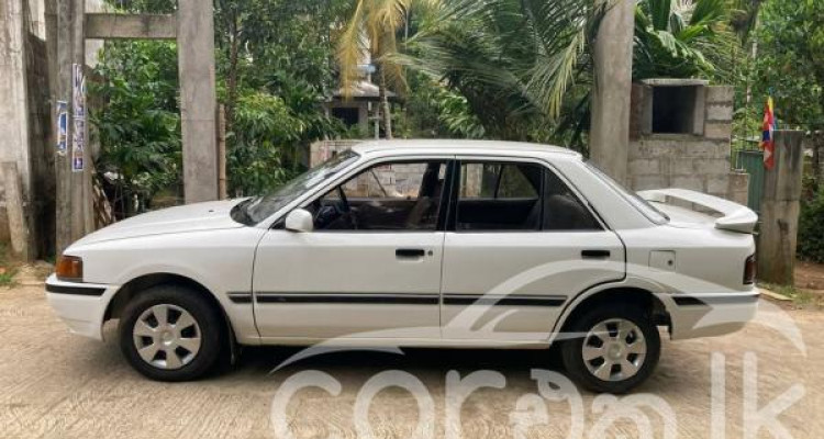 MAZDA FAMILIA 323 1990