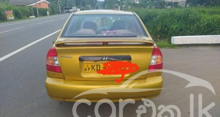 HYUNDAI ACCENT 2001