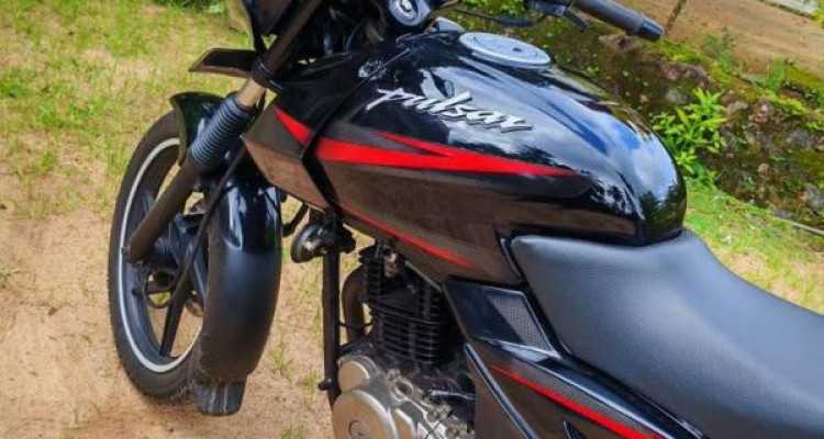 BAJAJ PULSAR 150 2016