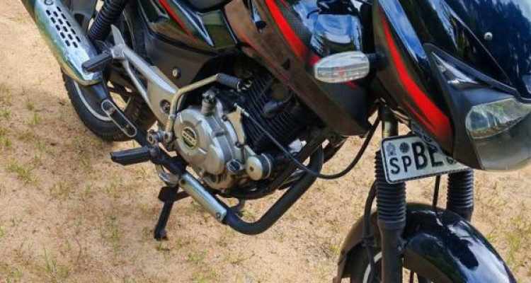 BAJAJ PULSAR 150 2016