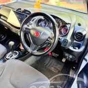 HONDA FIT GP4 2013