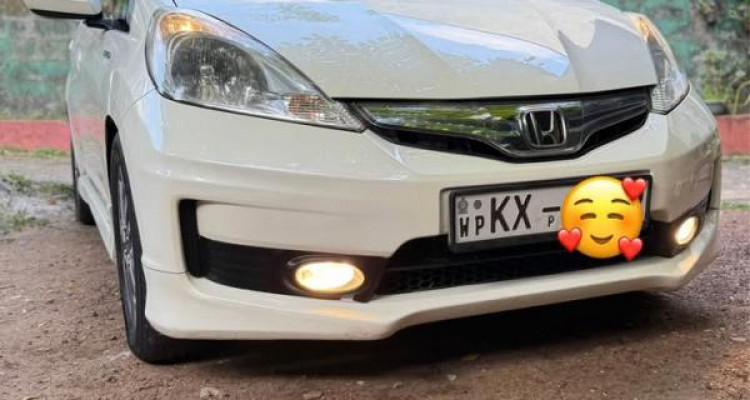 HONDA FIT GP4 2013