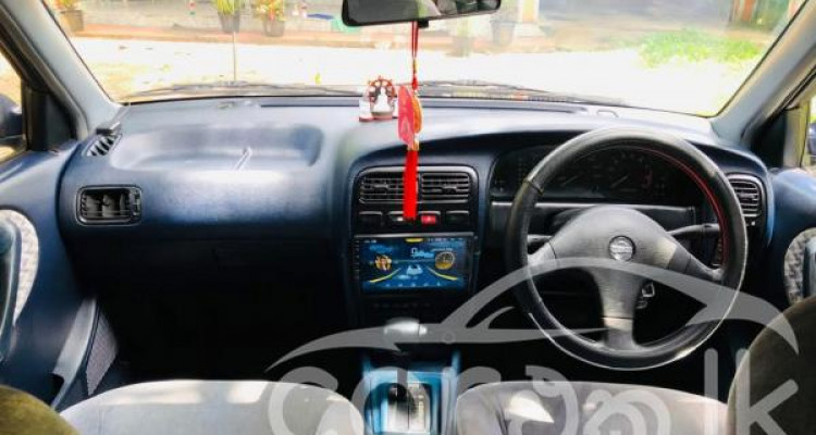 NISSAN PRIMERA 2000