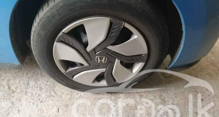 HONDA FIT GP5 2013