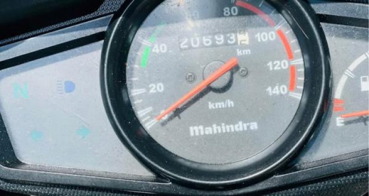 MAHINDRA CENTURO 2019