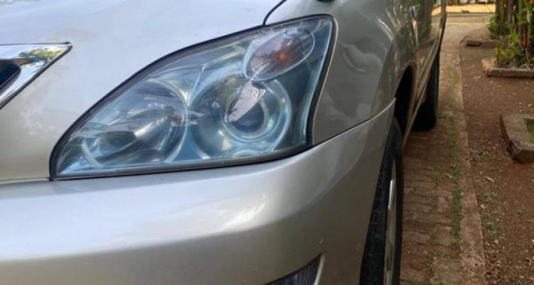 TOYOTA HARRIER 2004