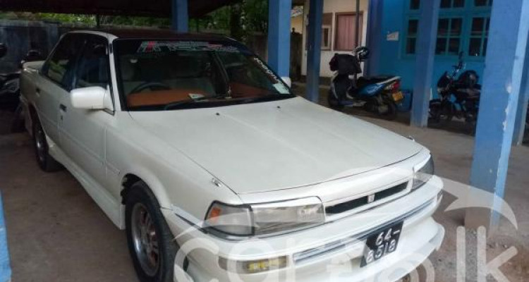 TOYOTA CAMRY 1989