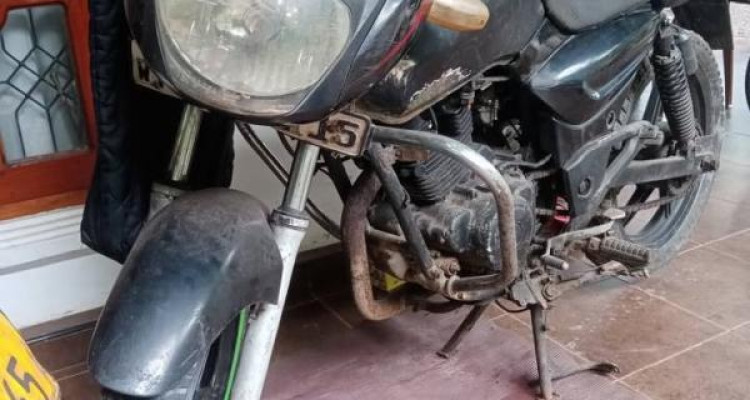 BAJAJ PULSAR 150 2005
