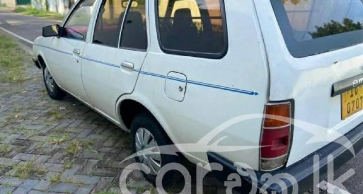 MAZDA FAMILIA 1988