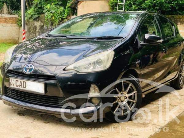 TOYOTA AQUA 2012