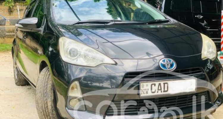 TOYOTA AQUA 2012