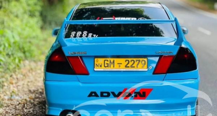 MITSUBISHI LANCER CK2 2001