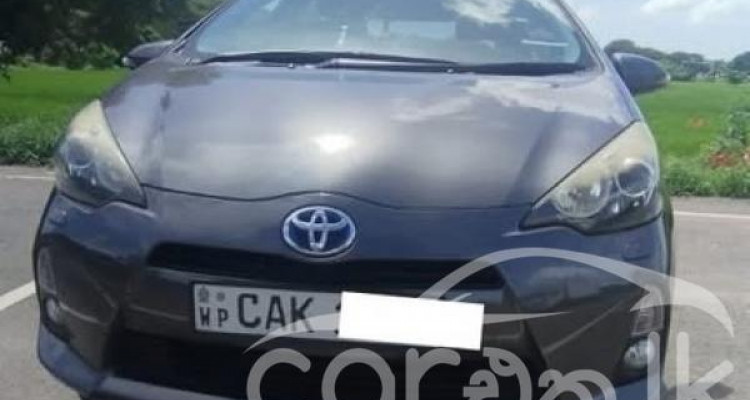 TOYOTA AQUA 2013