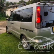 TOYOTA NOAH KR42 2000