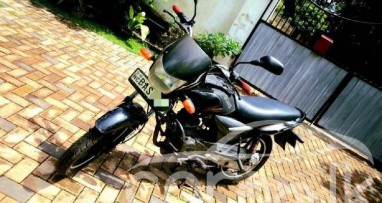BAJAJ PLATINA 2013