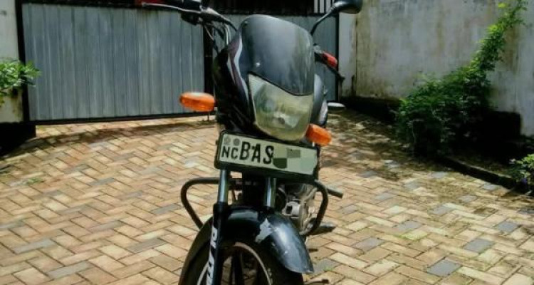 BAJAJ PLATINA 2013