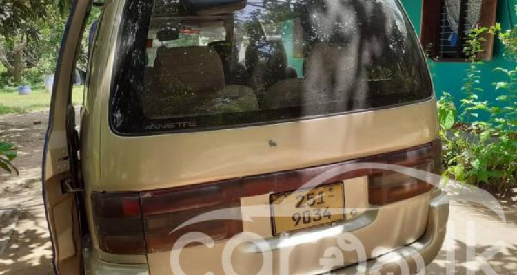 NISSAN SERENA 1996
