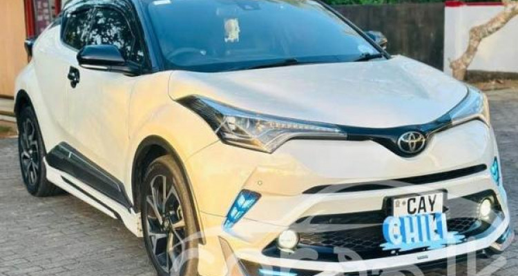 TOYOTA C-HR 2017