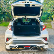 TOYOTA C-HR 2017