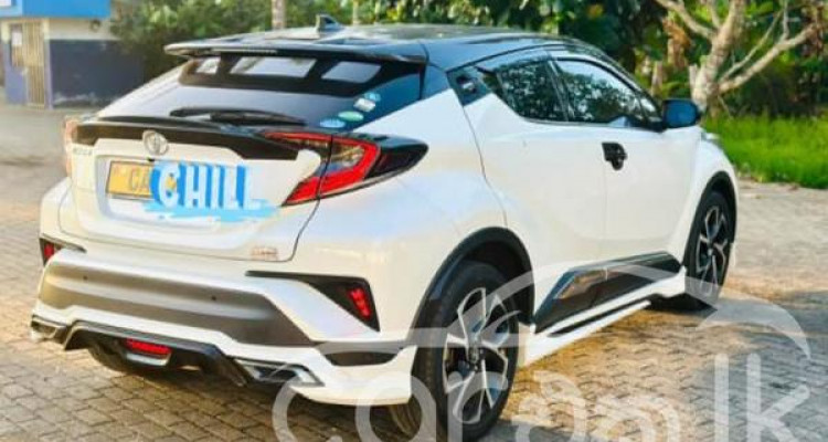 TOYOTA C-HR 2017