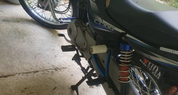 BAJAJ CT100 2017