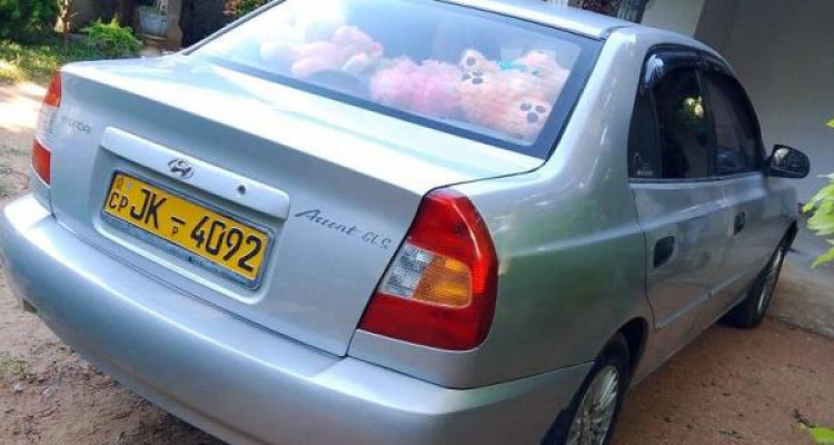 HYUNDAI ACCENT 2001