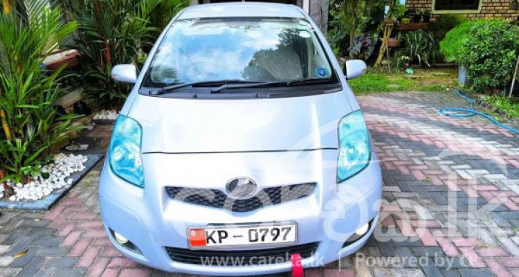 TOYOTA VITZ 2009