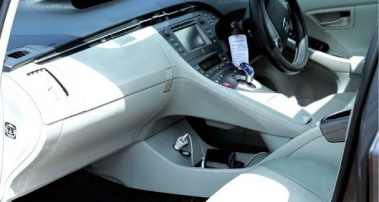 TOYOTA PRIUS 2013